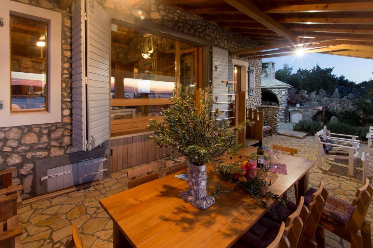 Villa, Stone House With Swimming Pool & Sauna, Beach, Sevid Exterior foto
