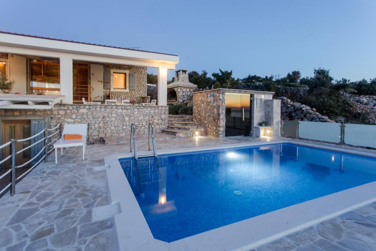 Villa, Stone House With Swimming Pool & Sauna, Beach, Sevid Exterior foto
