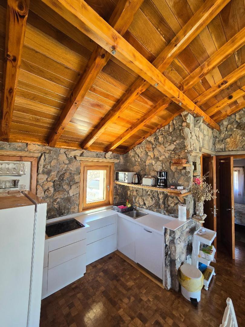Villa, Stone House With Swimming Pool & Sauna, Beach, Sevid Exterior foto